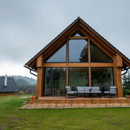 In By Ovec Near Harusak فيلة *