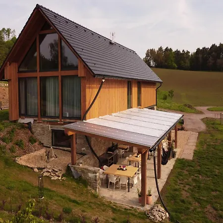 In By Ovec Near Harusak فيلة