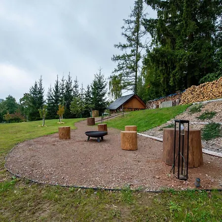 In By Ovec Near Harusak فيلة Ujcov