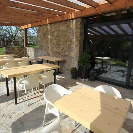 In By Ovec Near Harusak فيلة