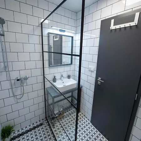 فيلة In By Ovec Near Harusak *